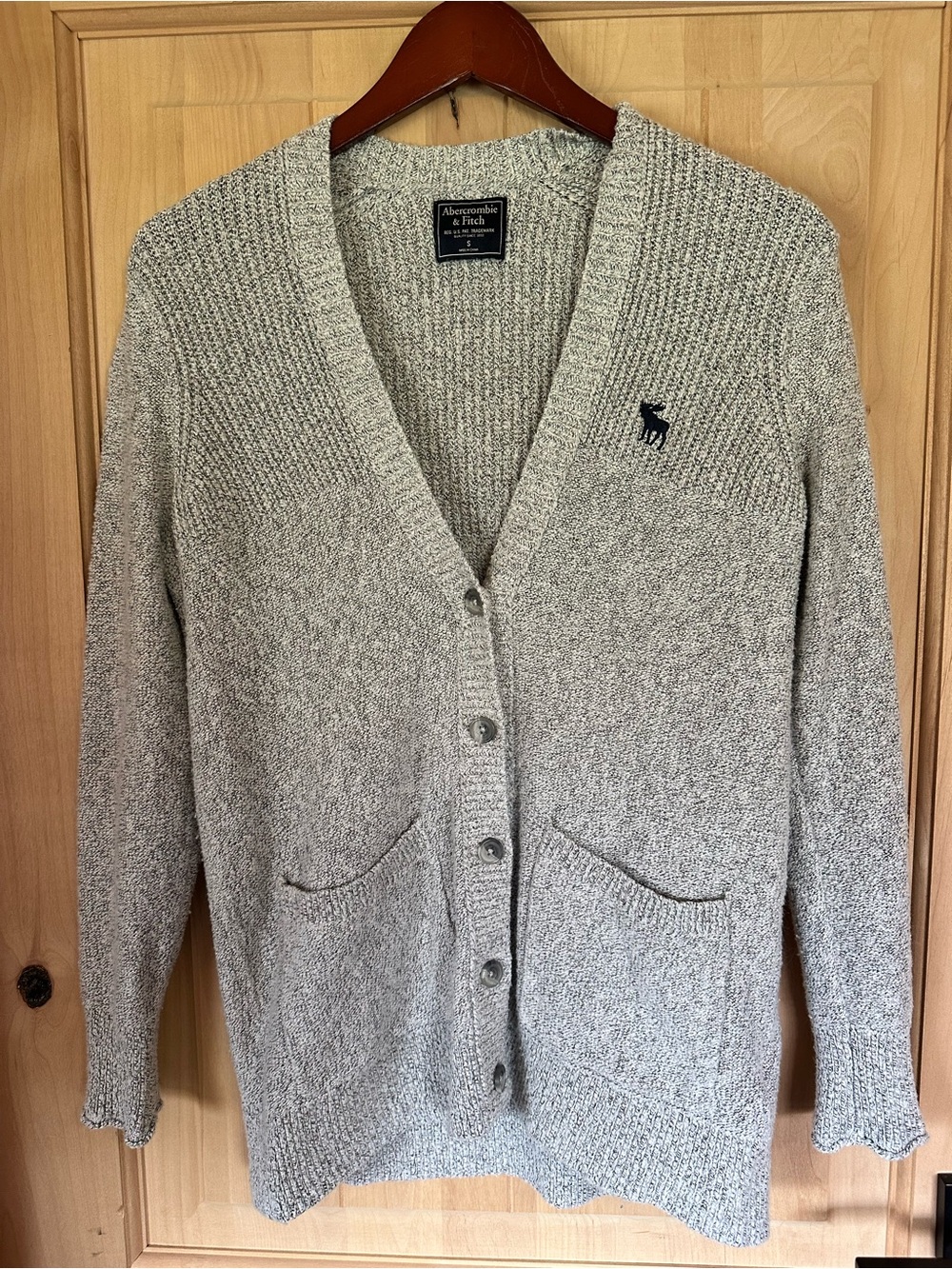 NWOT Abercrombie & Fitch Gray V-Neck Knot Button Cardigan with Pocket Detail